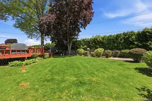 30 Columbine Ln, Kings Park, NY 11754 - Photo 6
