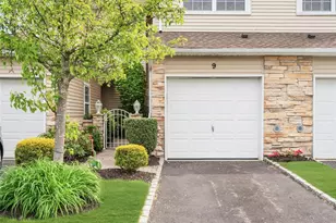 9 Windwatch Dr, Hauppauge, NY 11788 - Photo 2