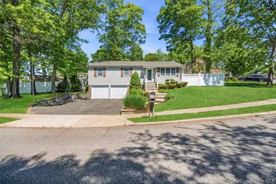 4 Olive Court, Farmingville, NY 11738 - Photo 4