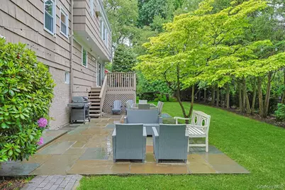 305 Stratton Road, New Rochelle, NY 10804 - Photo 30