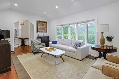 305 Stratton Road, New Rochelle, NY 10804 - Photo 14