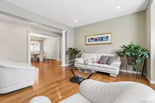 73 Redan Dr, Smithtown, NY 11787 - Photo 12