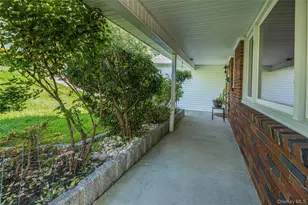 25 Jody Ln, Yonkers, NY 10701 - Photo 36
