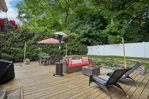 75 Chestnut Ave, Pelham, NY 10803 - Photo 32