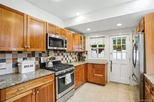 75 Chestnut Ave, Pelham, NY 10803 - Photo 20