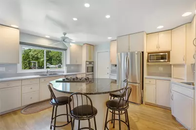 450 Maple Lane, Greenport, NY 11944 - Photo 8