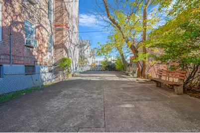 2552 E 7 Street #1H, Brooklyn, NY 11235 - Photo 4