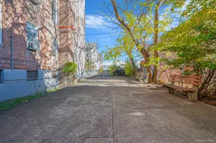 2552 E 7th St, Brooklyn, NY 11235 - Photo 4