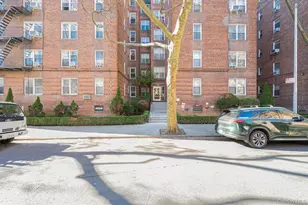 2552 E 7th St, Brooklyn, NY 11235 - Photo 2