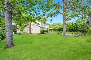 32 Chatham Woods Dr, Centereach, NY 11720 - Photo 6