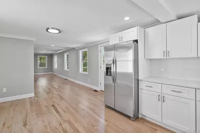 7600 Main Road #Unit 1, East Marion, NY 11939 - Photo 14