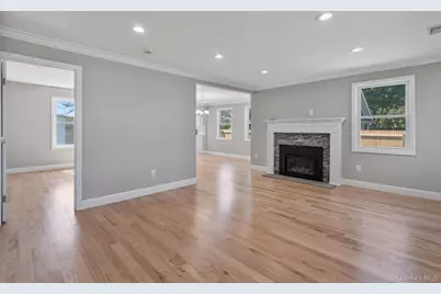 7600 Main Road #Unit 1, East Marion, NY 11939 - Photo 26