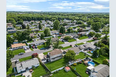 11 Windsor Street, Islip, NY 11751 - Photo 8