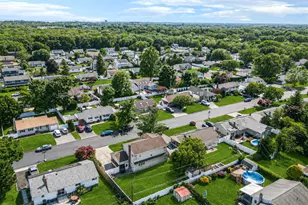 11 Windsor St, Islip, NY 11751 - Photo 8