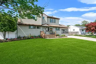 11 Windsor St, Islip, NY 11751 - Photo 2