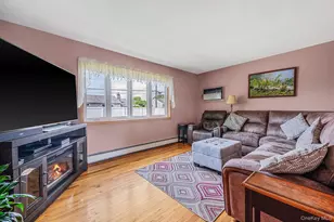 11 Windsor St, Islip, NY 11751 - Photo 10