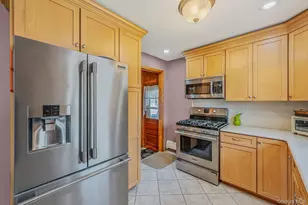 11 Windsor St, Islip, NY 11751 - Photo 18