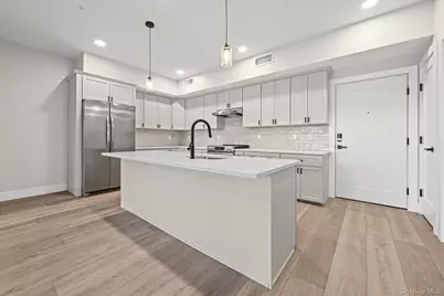 80 Division Street, Patchogue, NY 11772 - Photo 4