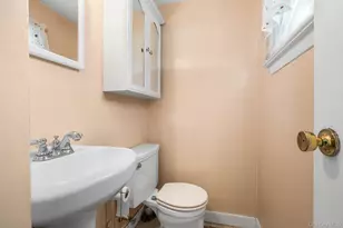 787 Vivian Ct, Baldwin, NY 11510 - Photo 28