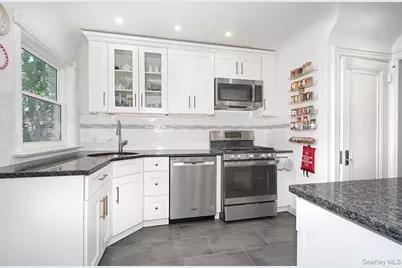 88 Smith Avenue, White Plains, NY 10605 - Photo 10