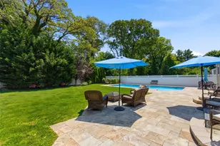 60 Tulipwood Dr, Commack, NY 11725 - Photo 28
