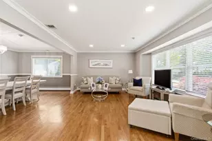 60 Tulipwood Dr, Commack, NY 11725 - Photo 4
