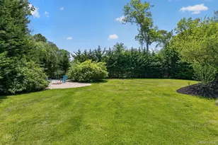 322 Rose Ln, Smithtown, NY 11787 - Photo 38