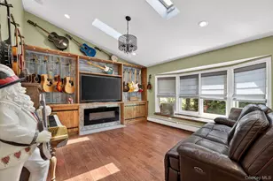 322 Rose Ln, Smithtown, NY 11787 - Photo 10