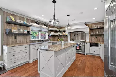 322 Rose Lane, Smithtown, NY 11787 - Photo 12