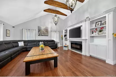 322 Rose Lane, Smithtown, NY 11787 - Photo 6