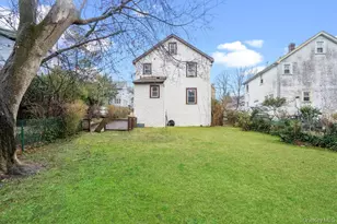 43 Van Nostrand Ave, Great Neck, NY 11024 - Photo 24