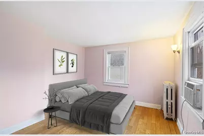 43 Van Nostrand Avenue, Great Neck, NY 11024 - Photo 14