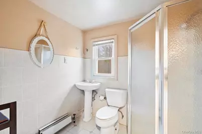 43 Van Nostrand Avenue, Great Neck, NY 11024 - Photo 12