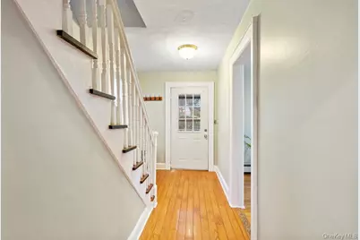 43 Van Nostrand Avenue, Great Neck, NY 11024 - Photo 4