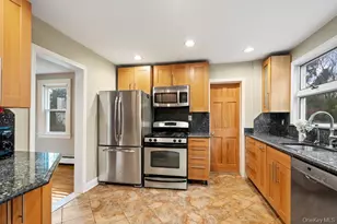 43 Van Nostrand Ave, Great Neck, NY 11024 - Photo 8