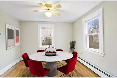 43 Van Nostrand Avenue, Great Neck, NY 11024 - Photo 10