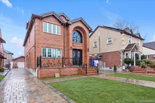 27-09 Utopia Pkwy, Flushing, NY 11358 - Photo 18