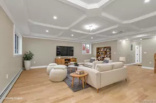 27-09 Utopia Pkwy, Flushing, NY 11358 - Photo 4