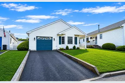 40 Willow Court, Manorville, NY 11949 - Photo 1