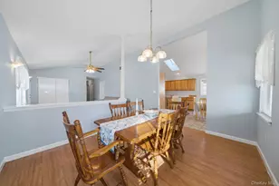 40 Willow Ct, Manorville, NY 11949 - Photo 6
