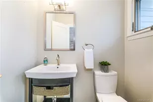 4 Parkfield Rd, Scarsdale, NY 10583 - Photo 12