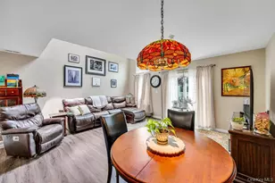 194 Gothic Cir, Manorville, NY 11949 - Photo 12