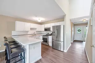 194 Gothic Cir, Manorville, NY 11949 - Photo 6