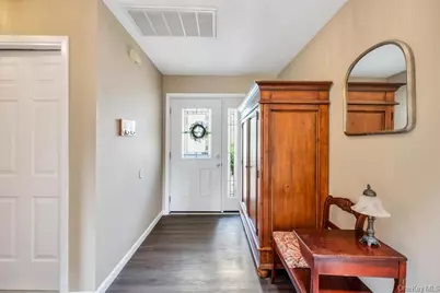 194 Gothic Circle, Manorville, NY 11949 - Photo 4