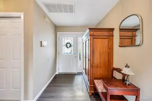 194 Gothic Cir, Manorville, NY 11949 - Photo 4