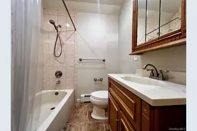 131 Goldenrod Avenue, Franklin Square, NY 11010 - Photo 4