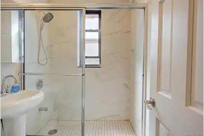 167-10 Crocheron Avenue #3L, Flushing, NY 11358 - Photo 20