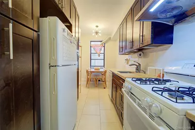 167-10 Crocheron Avenue #3L, Flushing, NY 11358 - Photo 10