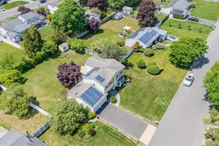 8 Lisa Ct, Medford, NY 11763 - Photo 4