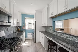 25 Elizabeth St, Farmingdale, NY 11735 - Photo 10